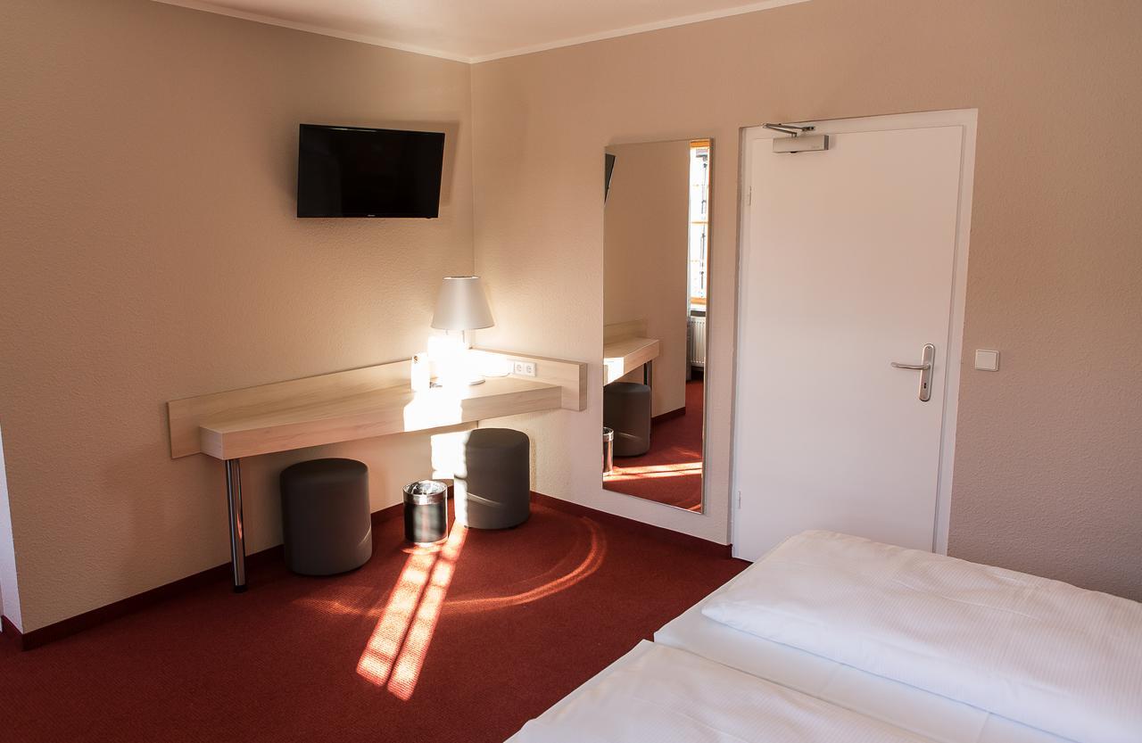 Rasthof & Motel Hermsdorfer Kreuz Esterno foto